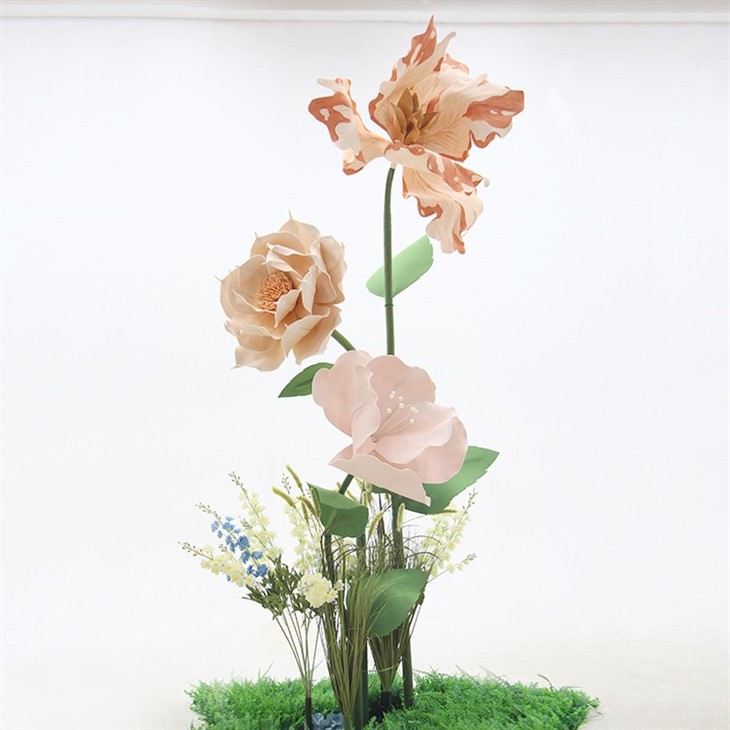 Risastór froðu pappírsblómasamsetning